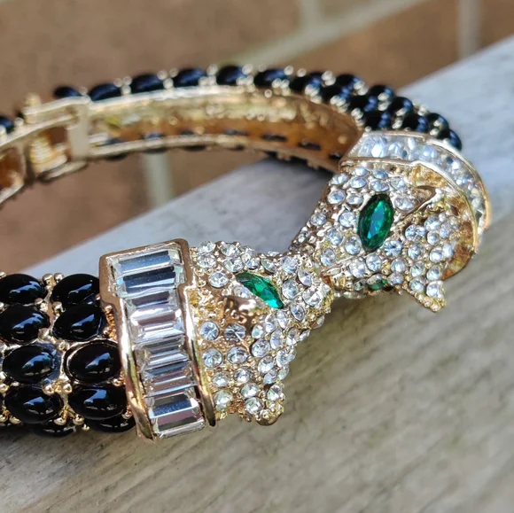 ๐ฅ ๐ฅ Natasha Couture Sparkling Tigers Head Clamper Bracelet - Picture 5 of 5